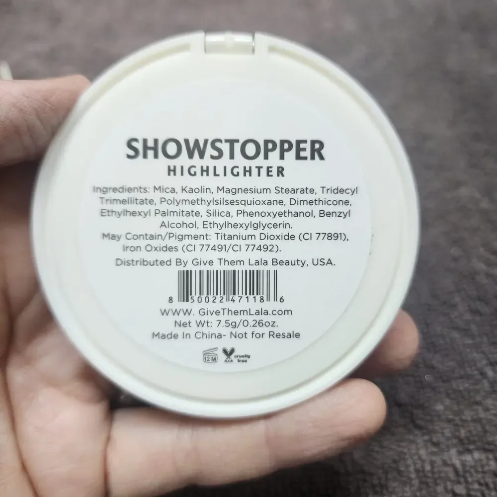 New in box #Give them LaLa Beauty Showstopper Highlighter .26oz b34